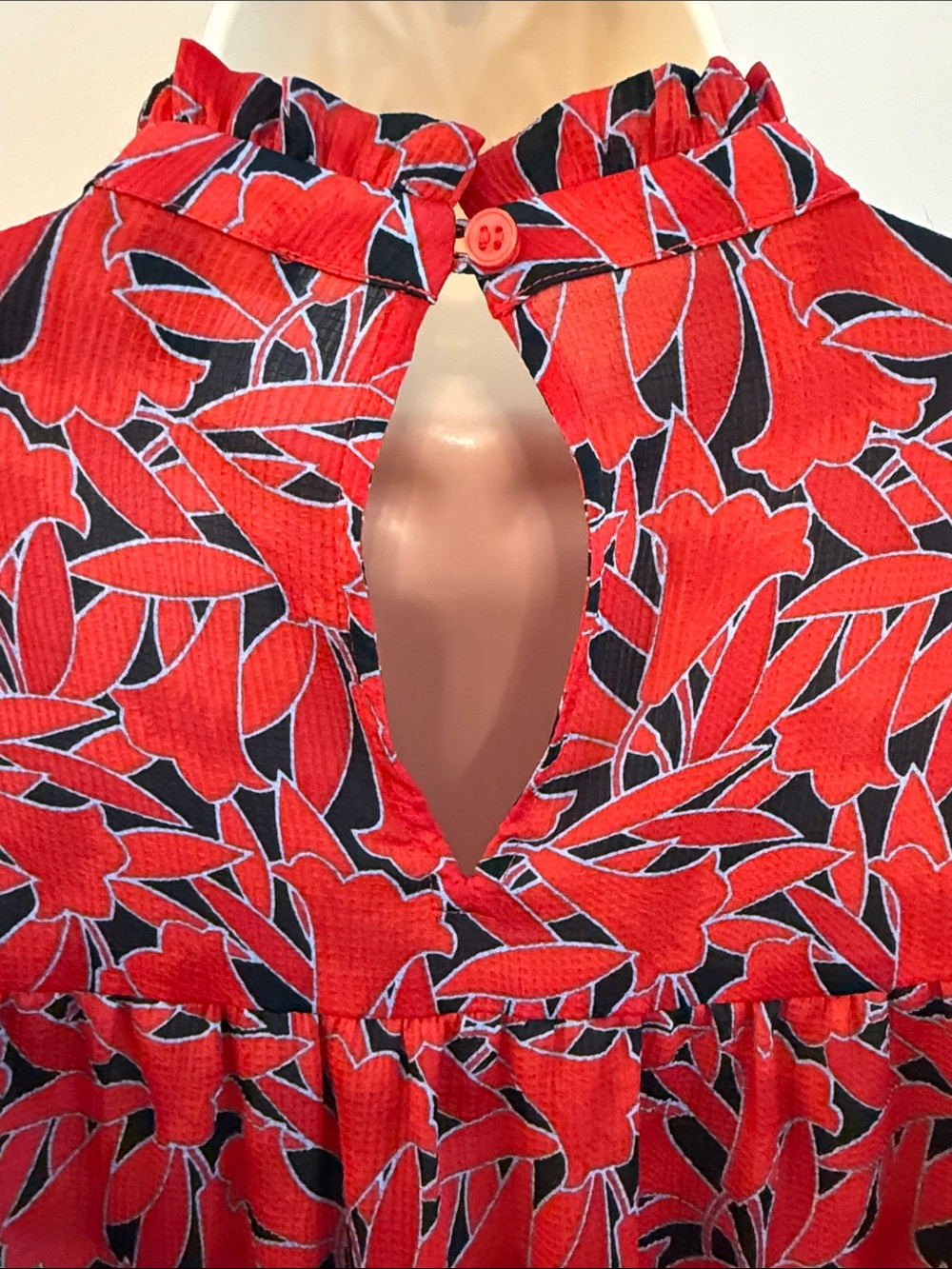 Ann Taylor Red Floral Smocked Yoke Blouse with Red Leaf Print Smocked Cuffs XS - Picture 8 of 14